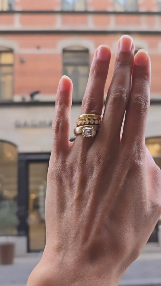 Dagmar — Solitaire Engagement Ring | Sital Jansson